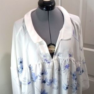 NWOT Just Fashion Now Spring Floral Top V Neck.     Size Large